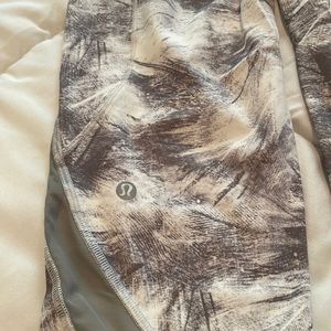 BNWOT - Lululemon capri leggings